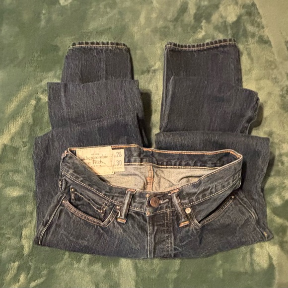 Abercrombie & Fitch Men's Straight Jeans - Dark Wash, Size 28W x 30L (4350) - Picture 7 of 11